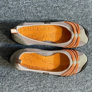 Jambu Women's Orange and Gray Flats